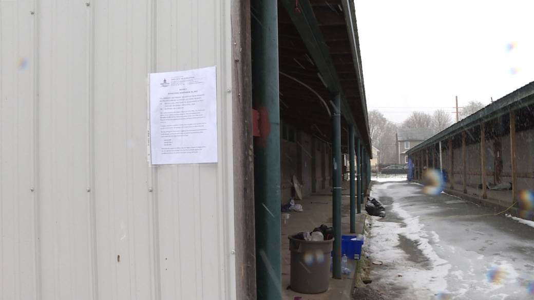 Click to play video: 'Fire Concerns City of Kingston to Ban Access to Memorial Center Barns'