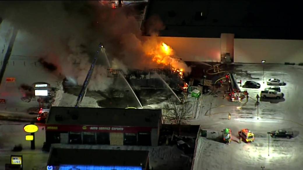 Click to play video: 'Fire Consumes a Chinese Restaurant in South Calgary'