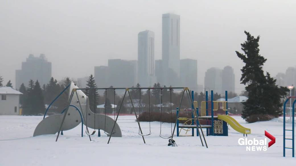 Click to Play Video: 'Edmonton Triggers Extreme Weather Response As -30 Temperatures Approach'