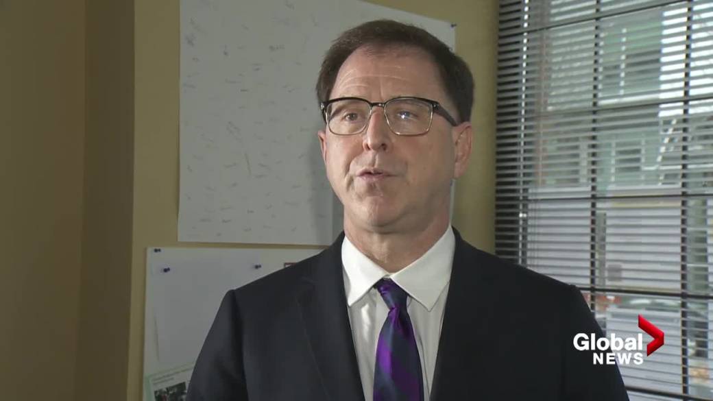 Click to play video: 'Health Minister Adrian Dix on BC's response to the Omicron variant'