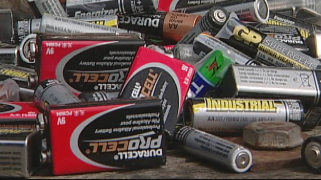 Click to play video: 'Safe ways to dispose of used batteries'