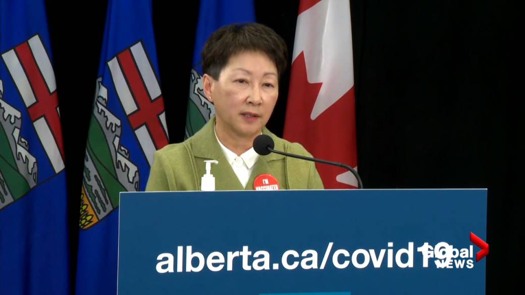 Click to play video: 'COVID-19: Alberta Health Services President Disappointed by Unvaccinated Staff'