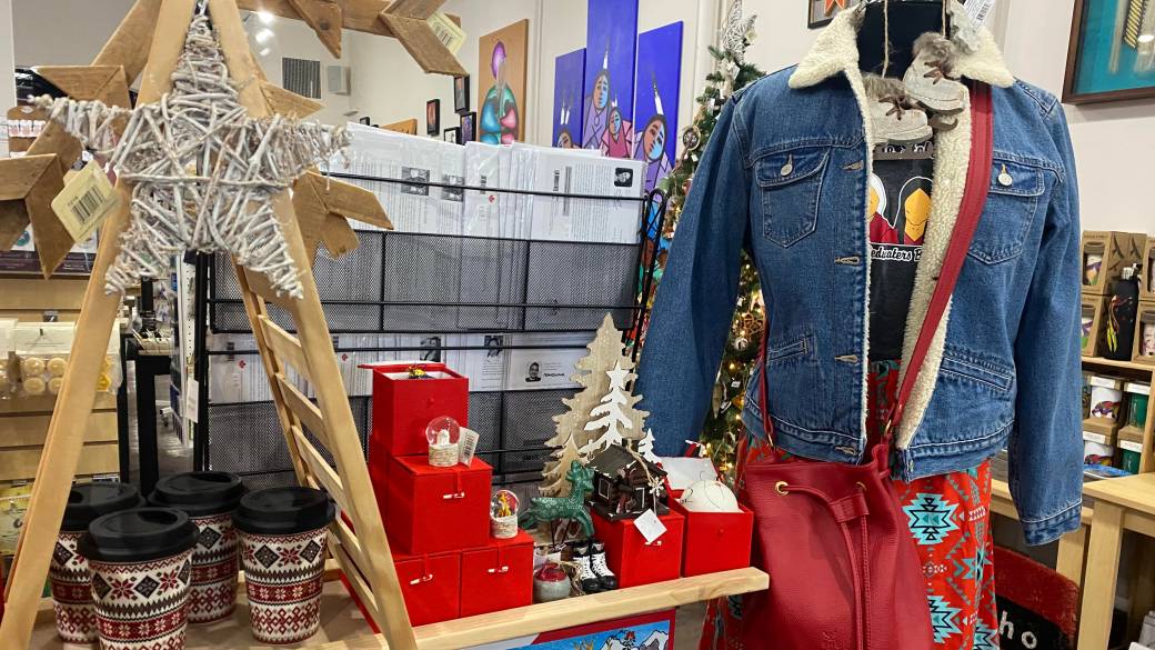 Click to Play Video: 'Saskatoon Pushing People to Shop Locally This Holiday Season'