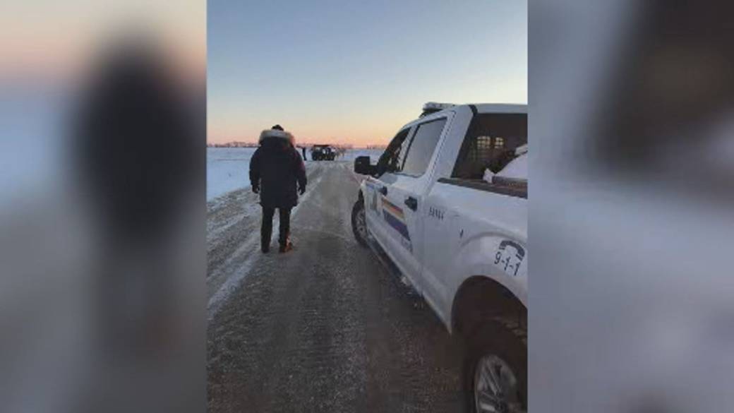 Click to play video: 'Baby among 4 people found dead near Manitoba-USA border'