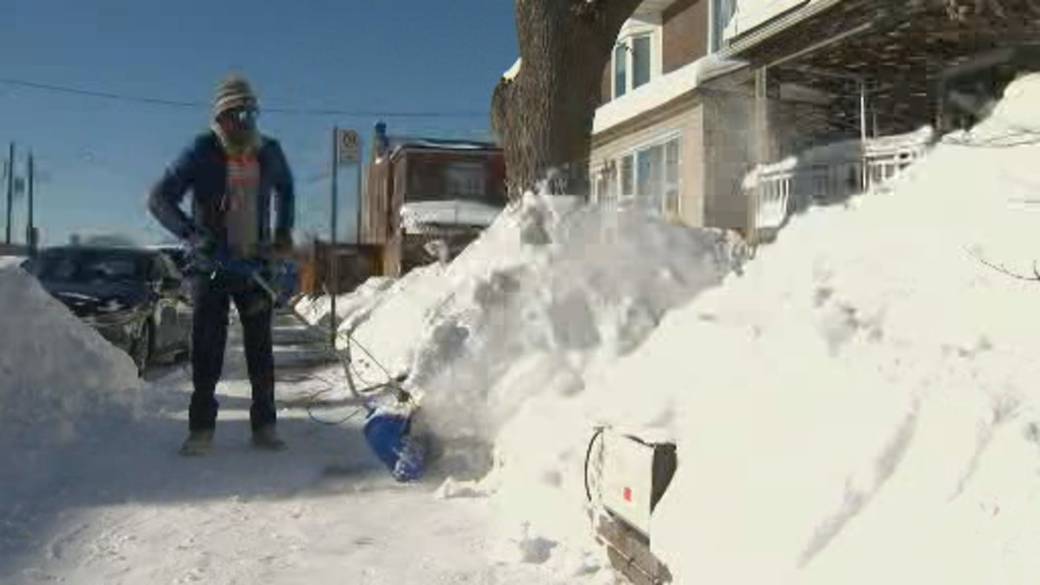 Click to play video: 'Ontario's winter storm cleanup is expected to last all week'