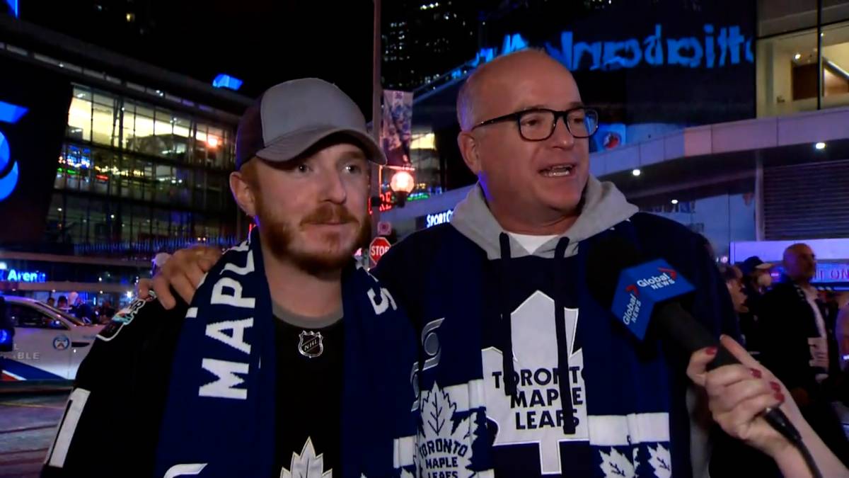 Click to play video: 'Leafs win season opener against Canadiens in front of 1st full capacity crowd since pandemic began'