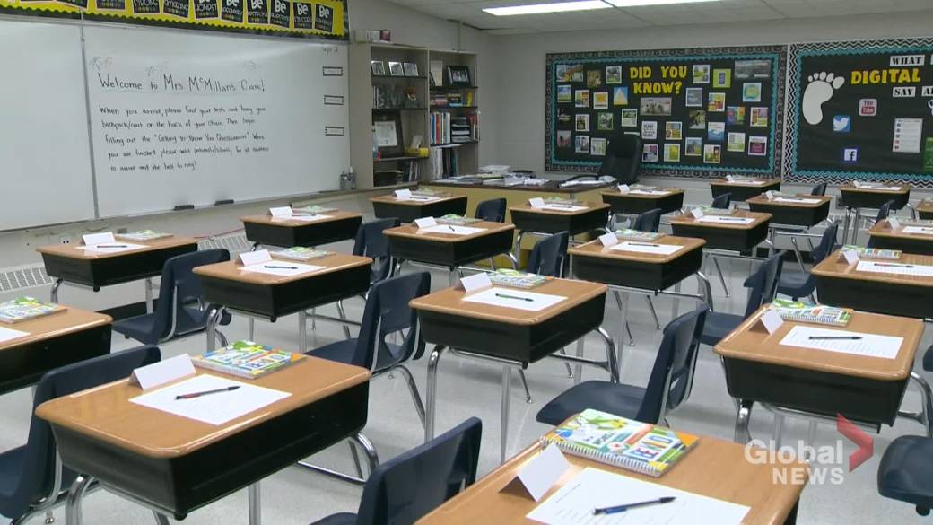 Click to play video: 'Some Saskatchewan schools shuffle staff around as COVID-19 increases absenteeism'
