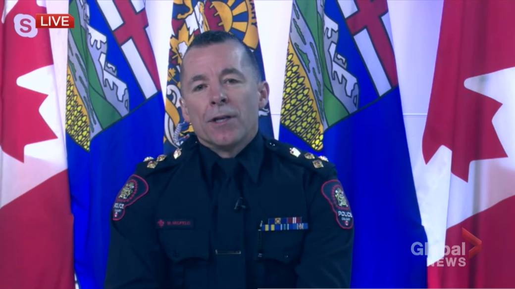 Click to play video: 'Calgary Police Chief Mark Neufeld Discusses Omicron Golf, LRT Safety, New Addiction Program'