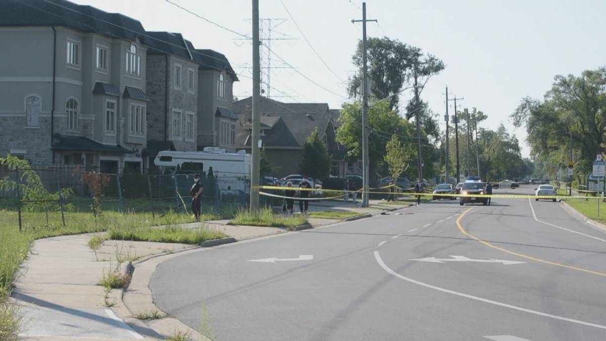 Click to play video: '1 dead, 2 others wounded after shooting, abduction at Hamilton home'