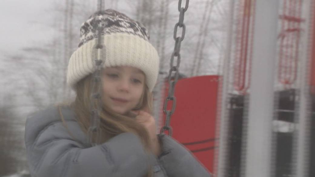 Click to play video: 'Concern grows for Maple Ridge girl whose surgery is delayed'