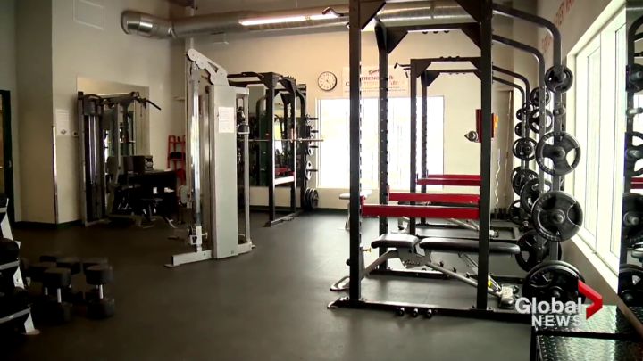 Click to play video: 'COVID-19: Alberta's Fitness Industry Reacts to New Ontario Health Restrictions'