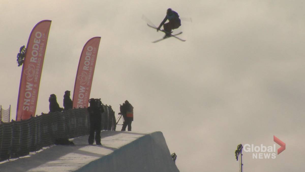 Click to play video: 'Calgarians smash the halfpipe on day one of Snow Rodeo'