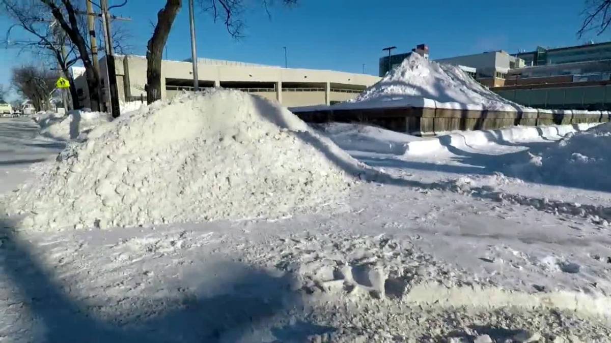 Click to play video: 'City preaches patience because clearing massive snowdrifts is expected to take weeks'
