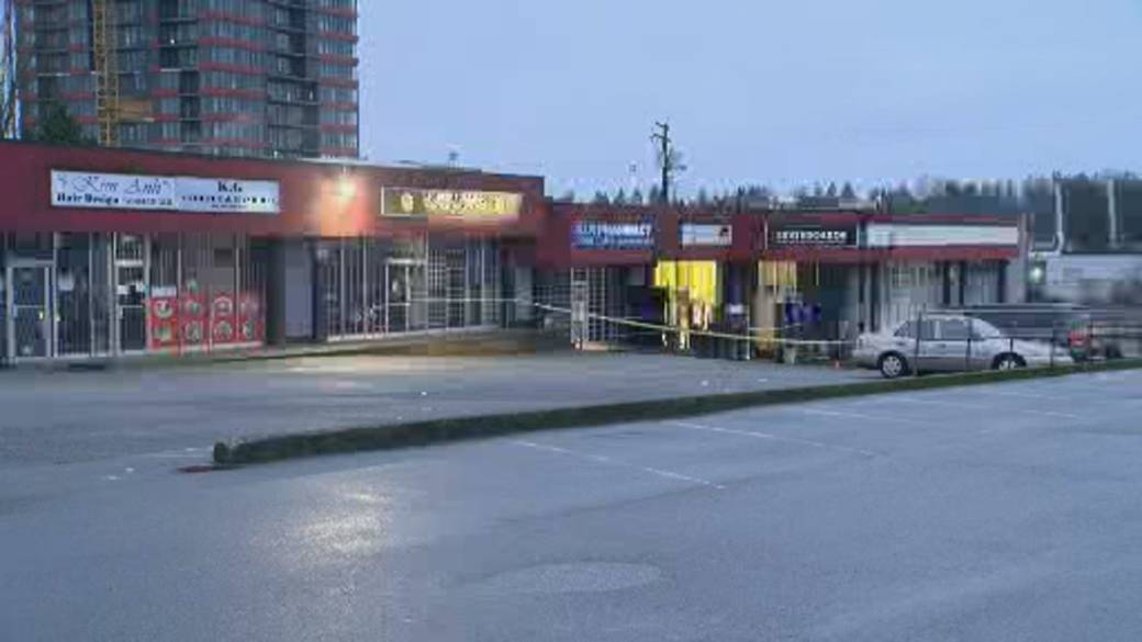 Click to play video: 'Two people injured in shooting at Surrey Heating Center'