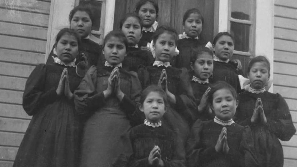 Click to play video: 'Ottawa agrees to hand over more residential school records'