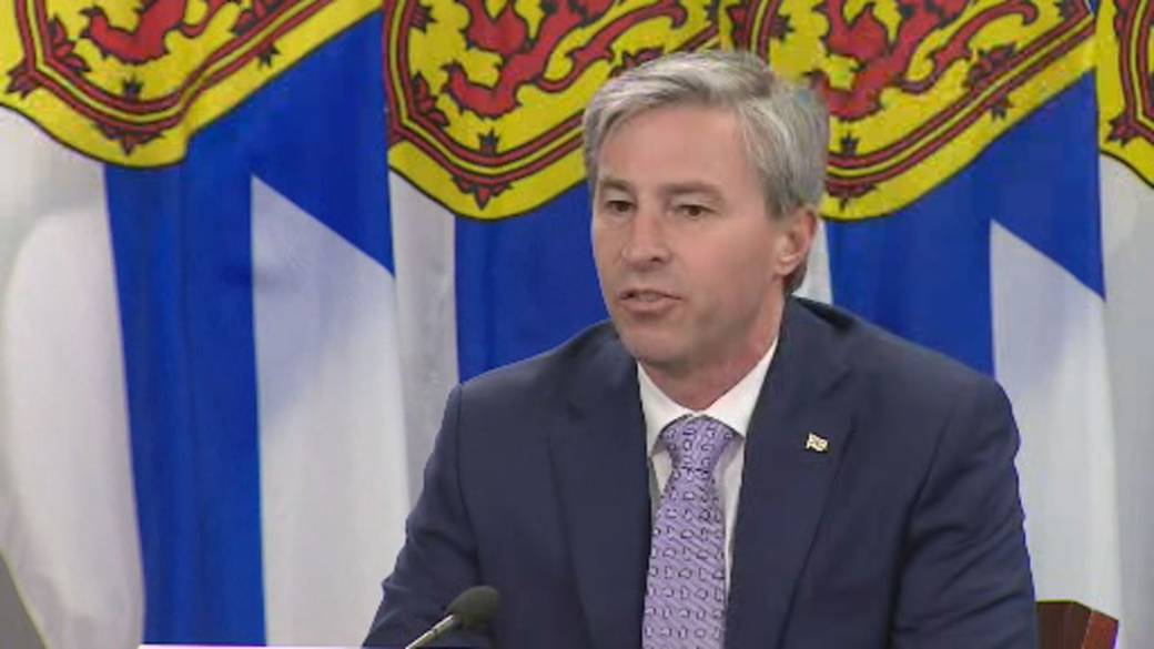 Click to play video: 'COVID-19: Nova Scotia extends restrictions by 2 weeks, says premier'
