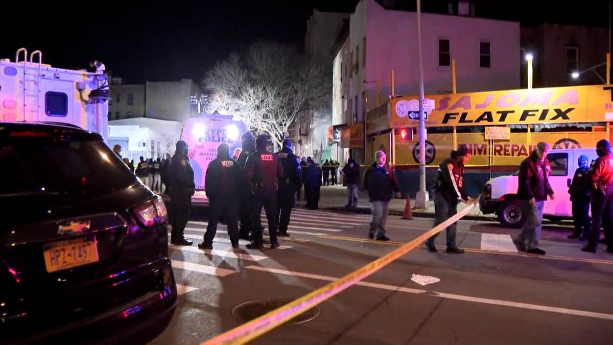 Click to Play Video: 'NYC Police Officer Killed During Domestic Riots in Harlem'