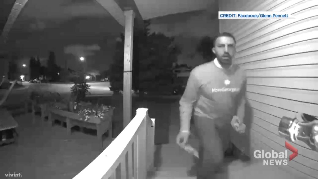 Click to play video: 'Video shows Calgary Skyview Liberal George Chahal removing rival campaign pamphlet'