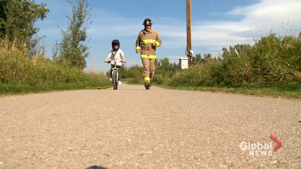 Click to play video: 'Calgary firefighter on a quest to break a Guinness World Record'