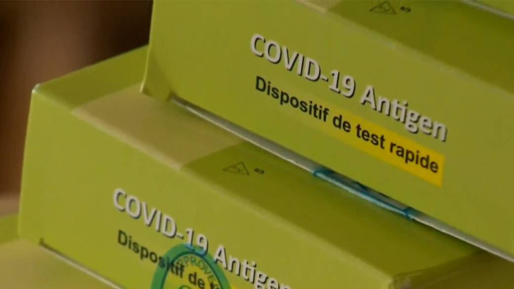 Click to play video: 'COVID-19: Some Quebec High School Students Fall Into the Cracks of Rapid Tests'