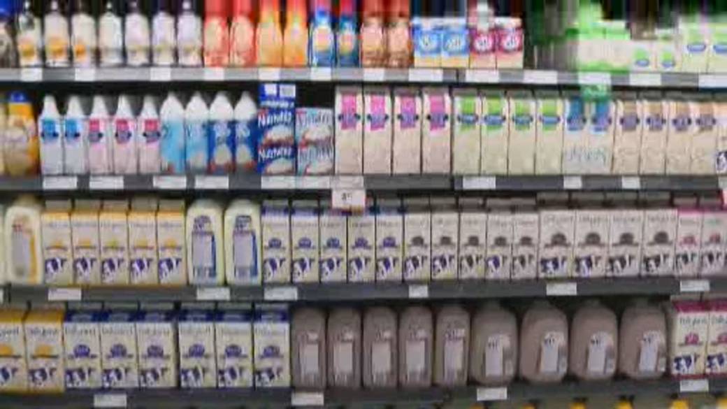 Click to play video: 'Dairy Commission suggests rise in Canada's already high milk prices'