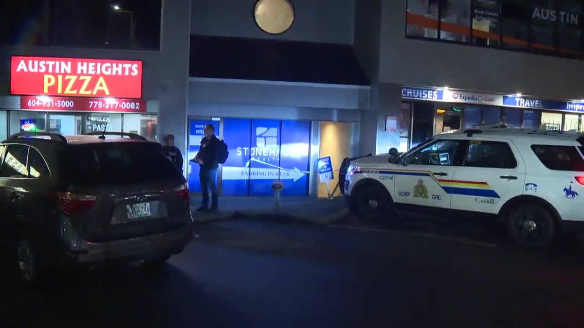 Click to play video: 'Woman found with stab wound in underground Coquitlam parkade'