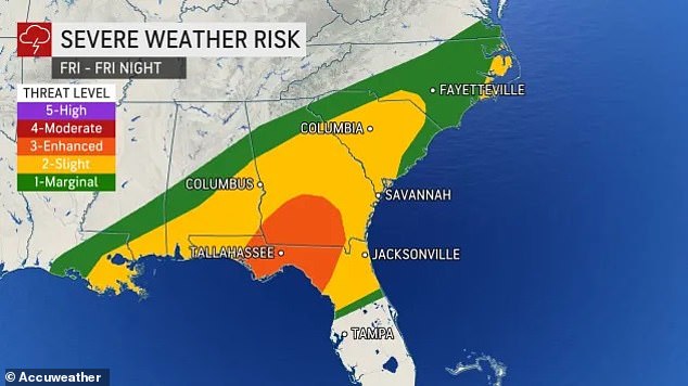 La tempête menace des parties de la côte centrale du golfe, de la Géorgie, de la Floride Panhandle et des Carolines avec de violents orages de vendredi soir à samedi