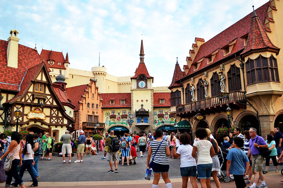 Un pavillon ukrainien à EPCOT pour l'Ukraine n'a pas été annoncé par Walt Disney World Resort car l'histoire d'origine était une satire.