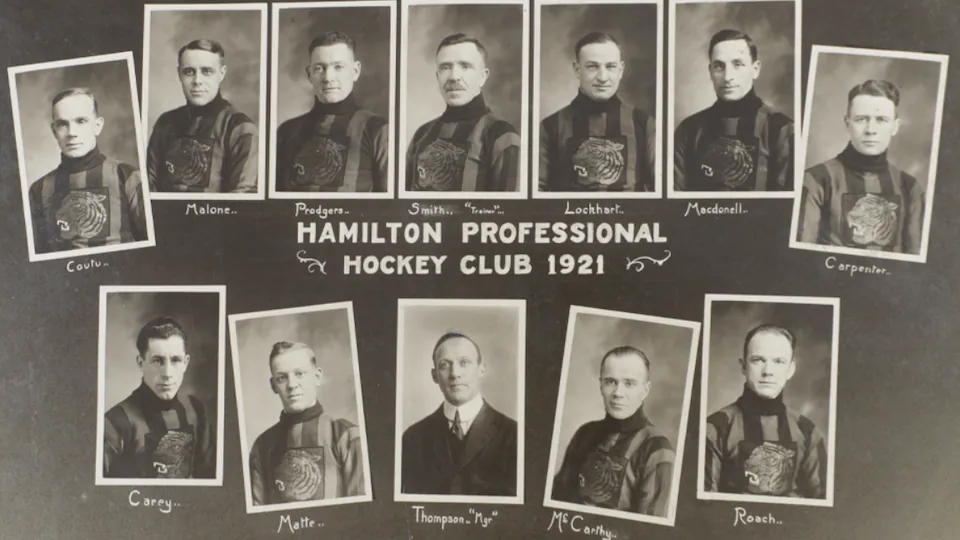 Portrait d'équipe des Tigers de Hamilton en 1921.