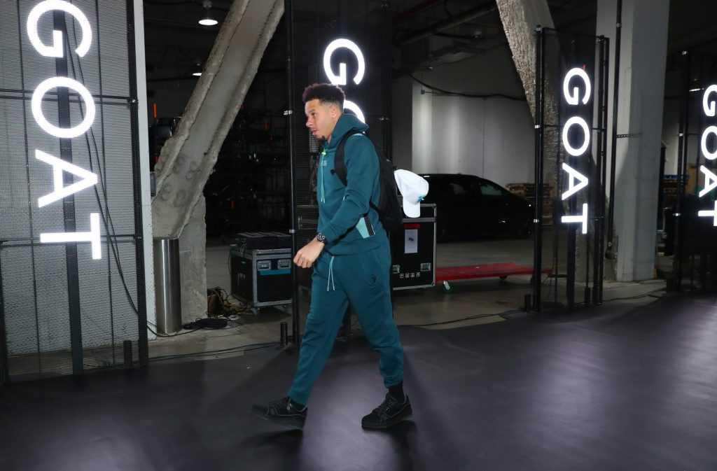 Seth Curry #30 of the Brooklyn Nets arrives in the arena before a game against the Houston Rockets on April 5, 2022 at Barclays Center.