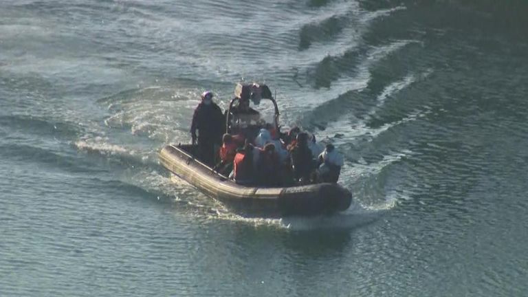 Migrant boat disembarked in Dover