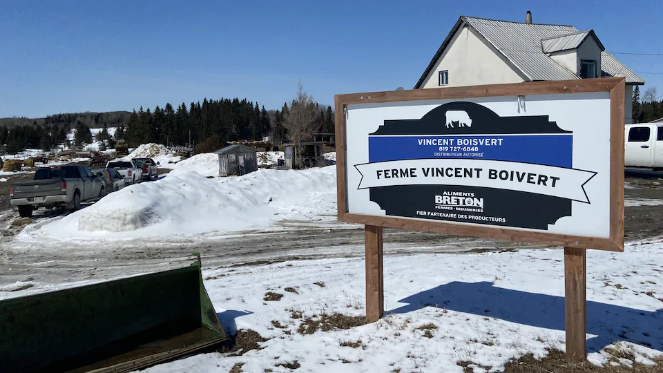 Une pancarte annonçant l'entrée de la Ferme Vincent Boisvert.