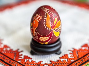 After a ceramic rooster became a symbol of Ukrainian resilience, Taïssa Hrycay created a rooster-themed Ukrainian Easter egg.