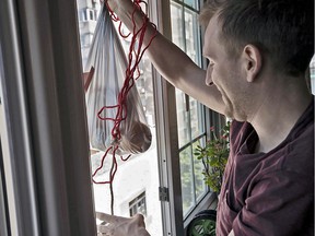 Stewart Jensen swaps food with neighbors in his apartment building.  Photo: Matjaz Tancic.