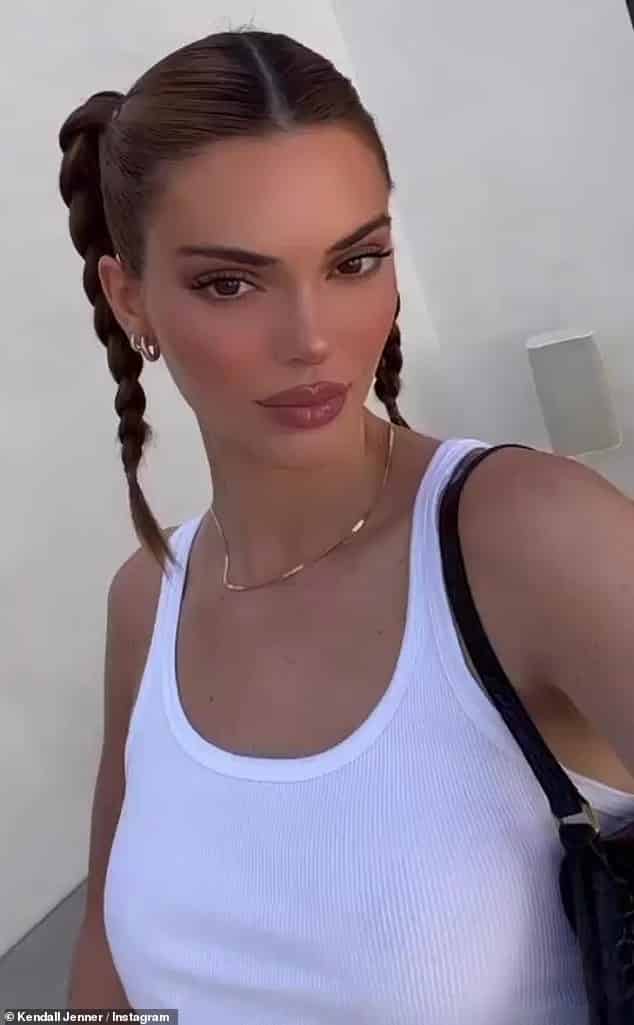 Festival-ready: Kendall Jenner took to Instagram on Saturday to show fans her Day 2 Coachella look