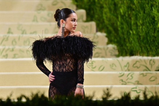 Olivia Rodrigo at the celebration of the Met Gala 2021 in the United States: a lexicon of fashion 