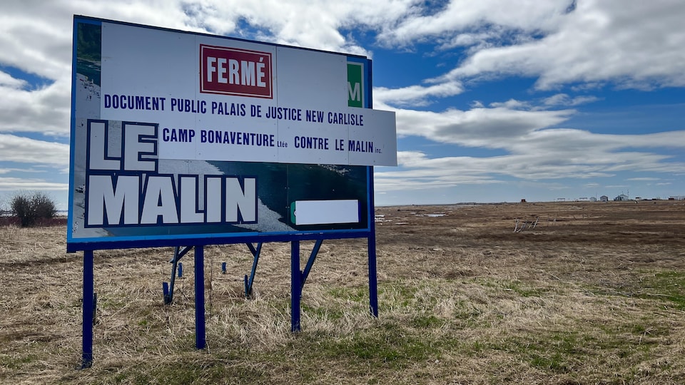 The sign announcing access to Le Malin in Bonaventure is now posted.  She now announces that the site is closed due to a legal dispute.
