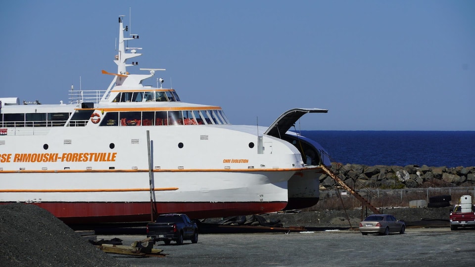 The CNM Evolution vessel is stored in Sainte-Flavie out of the water.