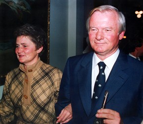 Bill Davis with his wife Kathleen in 1984.