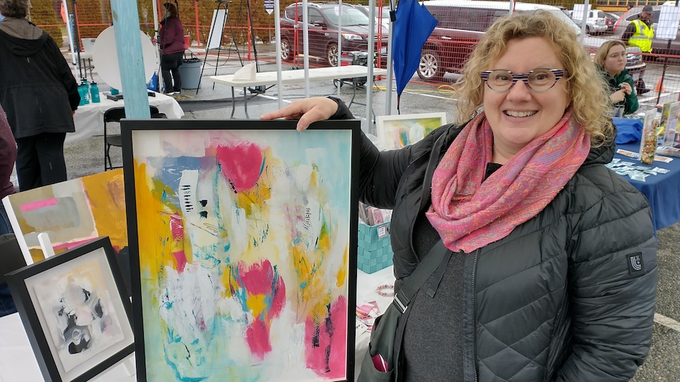 Artist Maxine Woogman selling her work at the Festival of Israeli Culture in Vancouver.