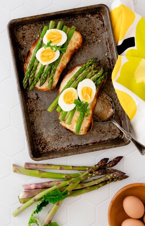 Asparagus with Melty Cheddar and Egg.