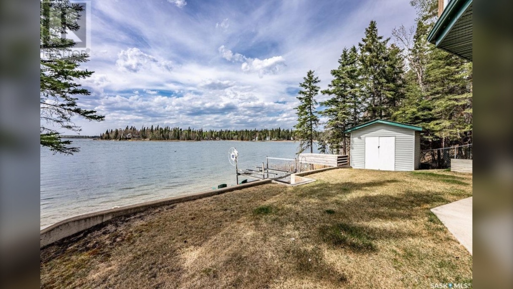 Check out this 'breathtaking' Sask. 1.2M house overlooking Emma Lake