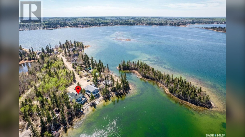 Check out this 'breathtaking' Sask. 1.2M house overlooking Emma Lake