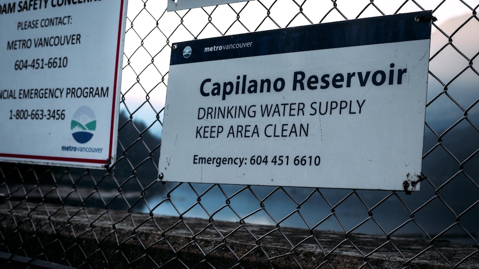 A poster for the Capilano Lake Reservoir indicates that it is a source of drinking water and reminds that it must be kept clean. 