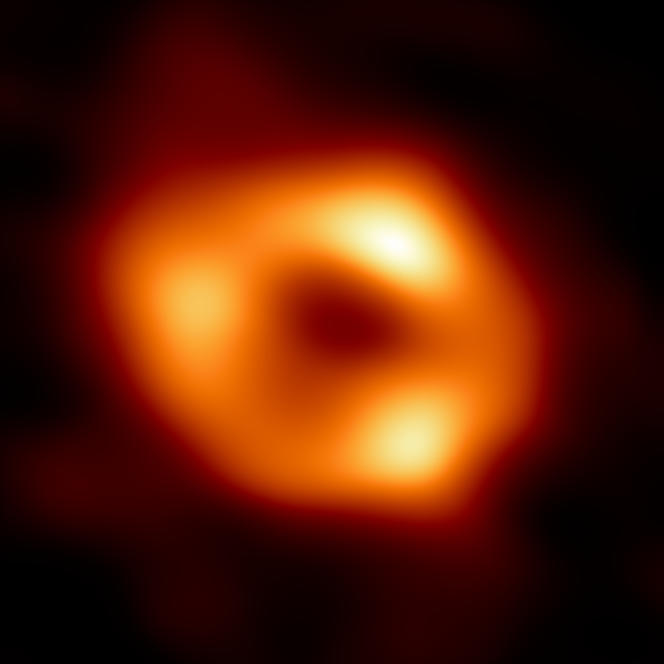 Image du trou noir trônant au center de la Voie lactée.
