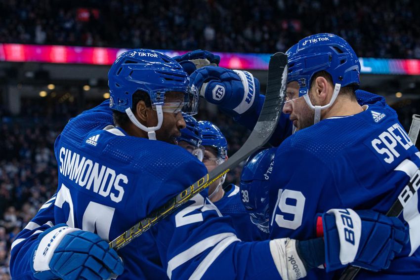 The Leafs have three veterans on their team who have played 1,000 NHL games but haven't won the Stanley Cup. Two of them are Wayne Simmonds (left) and Jason Spezza.