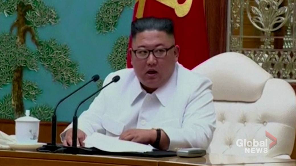 Click to play video: 'Coronavirus: North Korea declares emergency, locks down city over first suspected case of COVID-19'