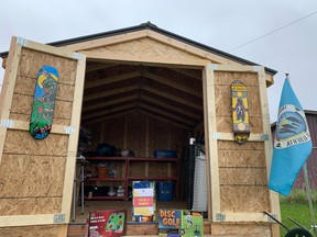 University of Alberta students created a SHED (spiritual holistic exercise den) designed to improve access to sport and recreational activity on Kapawe'no First Nation.