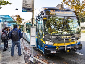 West Vancouver, Blue Bus system in West Van being incredibly overcrowded..,October 10 2017. , West Vancouver, October 10 2017. Reporter: , ( Francis Georgian / PNG staff photo) ( Prov / Sun News ) 00050936A  [PNG Merlin Archive]